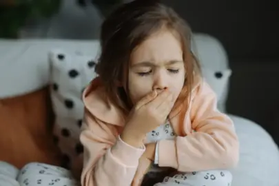 Gece artan kuru öksürük alarm veriyor! O hastalığın belirtisi olabilir