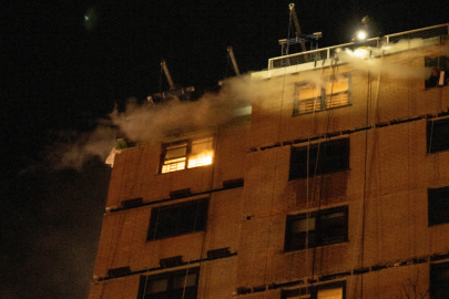 New York'ta bir apartmanda yangın. Bir kişi öldü, 14 kişi yaralandı