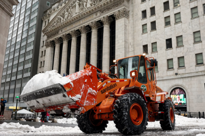 New York'ta karlar erimedi, belediye ilginç bir çözüm buldu
