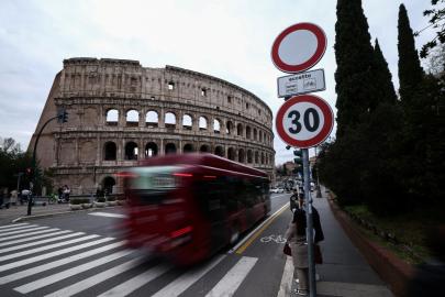 Roma şehir merkezinde araçlara hız sınırı