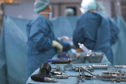 Belçikada ameliyatta ses kontrollü yapay zeka asistanı kullanıldı