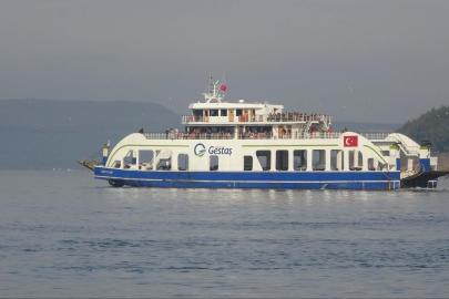 Bozcaada feribot hattında 2 sefer iptal edildi