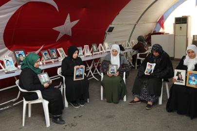 Diyarbakır anneleri ramazanda da evlatları için nöbette