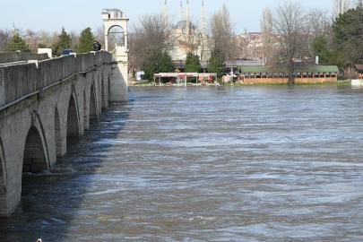 Edirne'de nehirlerin debisi düştü, kırmızı uyarı devam ediyor