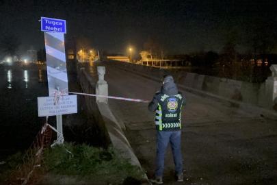 Edirne'de Tunca Köprüsü taşkın riski nedeniyle trafiğe kapatıldı