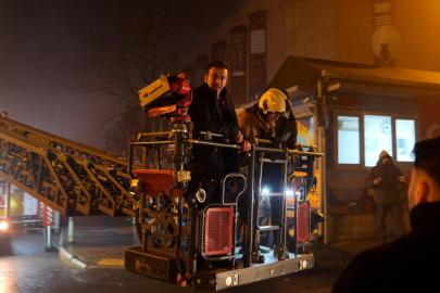 İstanbul'da iş hanında çıkan yangında mahsur kalan 11 kişi kurtarıldı