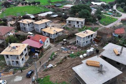 İzmir'de orman yangınında zarar gören konutların yerine yenileri yükseliyor