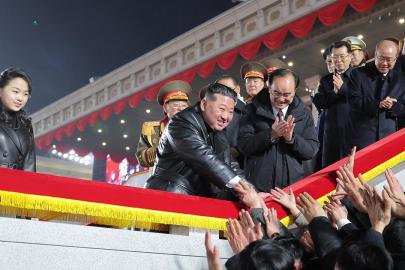 Kim Jong Un ve kızından eşleşen kıyafet: Halefiyet tartışmaları alevlendi