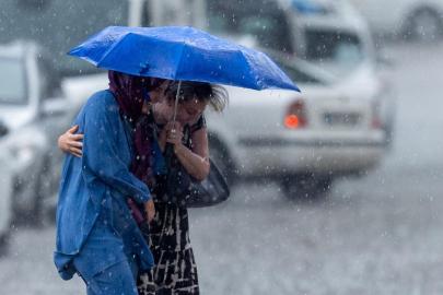 Meteorolojiden kuvvetli yağış, kar ve fırtına uyarısı