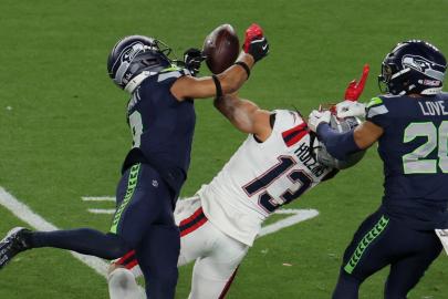 Pahalı biletler ve reklamlar, tartışmalı devre arası gösterileri... İşte Super Bowl'un damga vuran anları