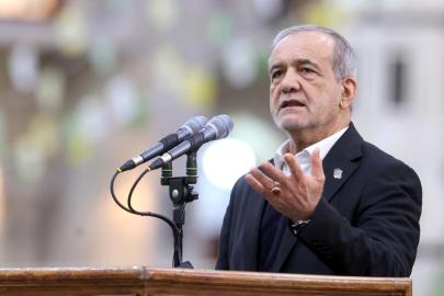 Pezeşkiyan: Avrupa, ABD ve İsrail bizim kendi ayaklarımız üzerinde durmamızı istemiyor