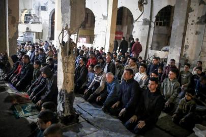 Soykırımcı İsrail'in saldırıları nedeniyle Gazzeliler ramazana yokluk içinde girdi