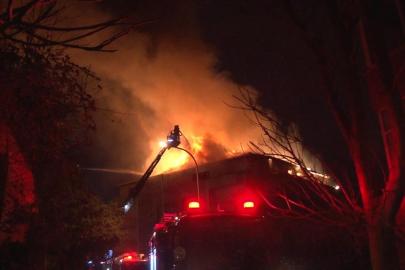 Üsküdar'da metruk binada yangın