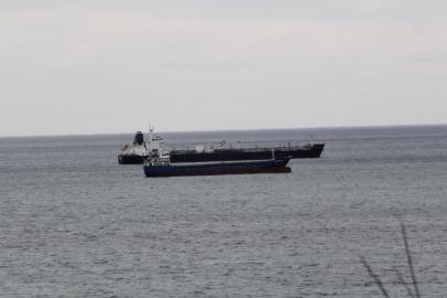 Yük gemileri Sinop'un doğal limanına demirledi