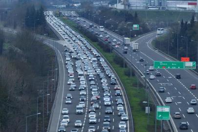 Anadolu Otoyolu'nda bayram tatilinden dönüş yoğunluğu yaşanıyor