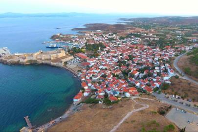 Bozcaada'ya bayramda bazı araçların geçişi yasaklandı