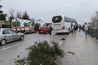 Çorum'da yolcu otobüsü ile minibüs çarpıştı: 7 yaralı