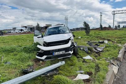 Diyarbakır'da okul servisi otomobille çarpıştı: 15 yaralı