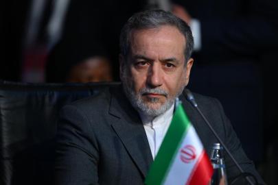 Erakçi, Starmer'ı İngilizlerin hayatını tehlikeye atmakla suçladı