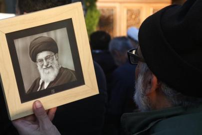 İran Uzmanlar Meclisi üyesi Muallimi: Yeni liderin seçimi uzun sürmeyecek