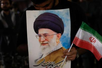 İranda Ali Hamaneyin yerine geçecek lideri belirleme süreci başladı