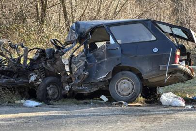 Karabük'te otomobille kamyon çarpıştı: 2 ölü, 4 yaralı
