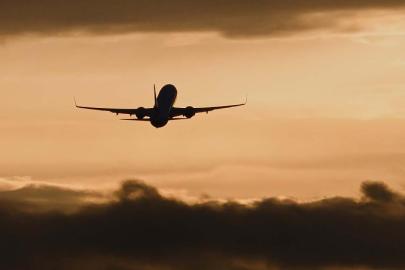 Kenya'da yolcu uçağı pistten çıktı