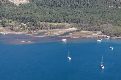 Marmaris'te deniz suyu yaklaşık 5 metre çekildi