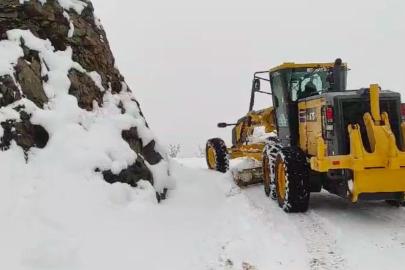 Mart kapıdan baktırdı: 298 yol yoğun kardan kapandı