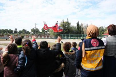 'Minik 112' projesiyle çocuklar, acil sağlık hizmetlerinin önemini öğreniyor