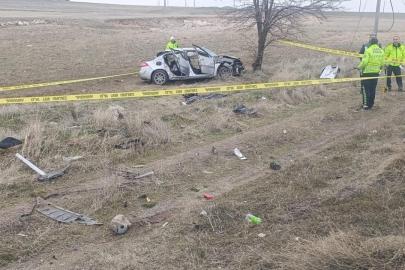 Otomobil şarampole devrildi: Anne ve baba öldü, 4 çocuğu ağır yaralandı