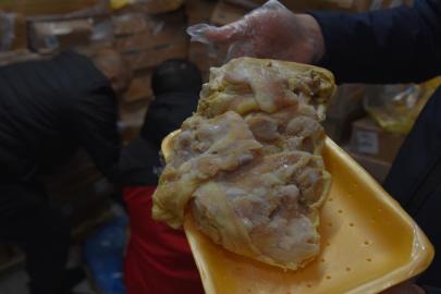 Şanlıurfa'da 50 ton bozuk tavuk ele geçirildi