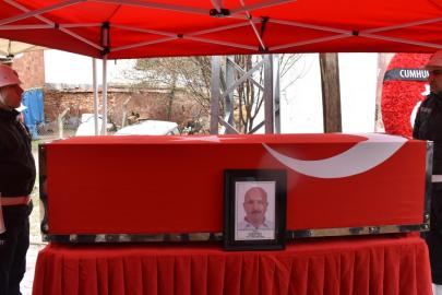 Trafik kazasında şehit olan polis memuru son yolculuğuna uğurlandı