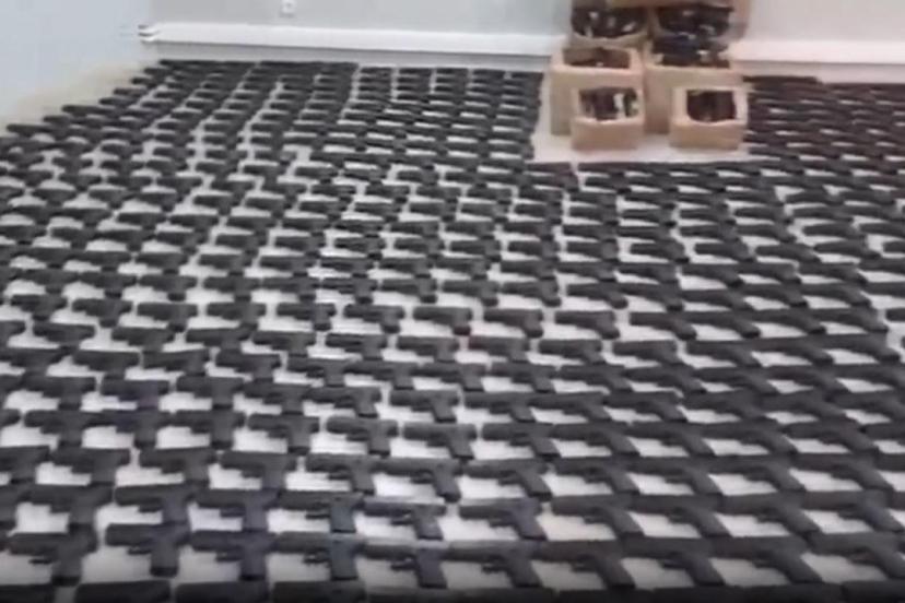 2 ilde büyük operasyon: Binlerce silah ele geçirildi