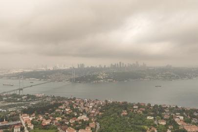 Afrika'dan gelen çöl tozu İstanbul'u etkisi altına alıyor
