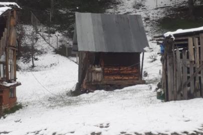 Ankara'nın yüksek kesimlerine kar yağdı