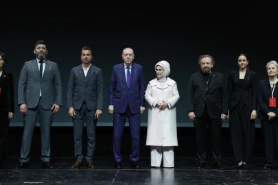 Cumhurbaşkanı Erdoğan, Bir Adam Yaratmak filminin galasına katıldı