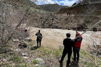 Dereye düşerek kaybolan çocuğu arama çalışmaları 3. gününde