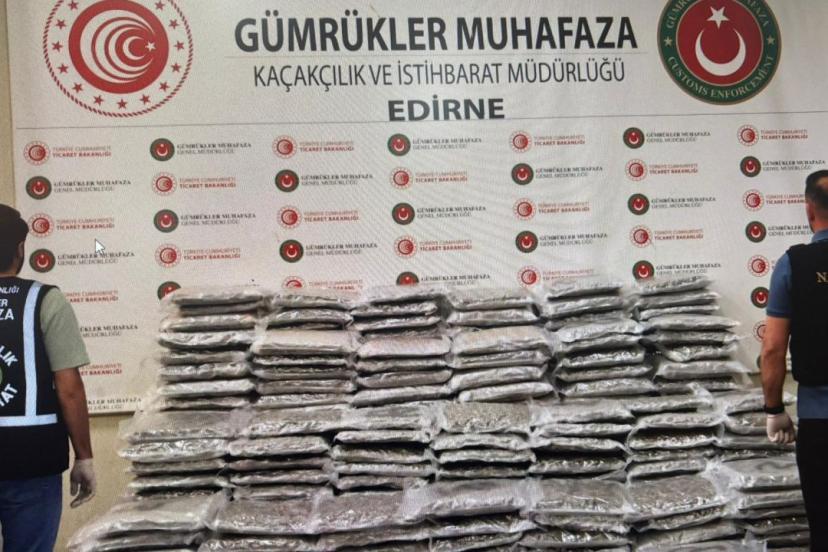 Gümrükler Muhafaza ekipleri, 420 kilo uyuşturucu ele geçirdi