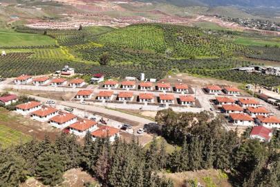Hatay'da 28 köy evi depremzedelere teslim edildi
