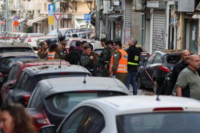 İranın misillemesi sonucu 15 füze parçası Tel Aviv ve çevresine isabet etti