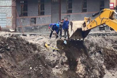 İş makinesi doğal gaz borusunu patlattı, ekipler alarma geçti