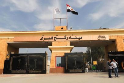 İşgalci İsrail, Gazze'deki Refah Sınır Kapısı'nı geçişlere kapattı