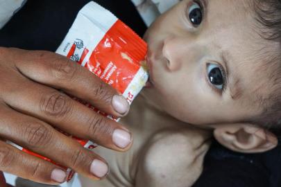 İsrail ablukası altındaki Gazze'de mama krizi, yenidoğanlar için hayati risk oluşturuyor