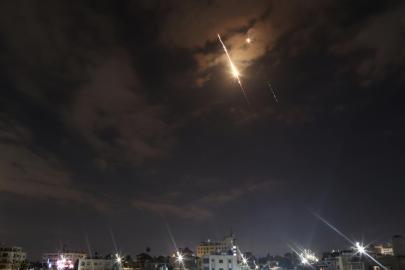 İsrail ordusu, saldırı imasında bulunarak İran'da halka trenlerden uzak durmaları uyarısı yaptı