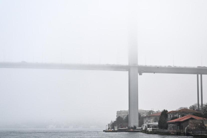 İstanbul'da sis etkili oldu: Gemi trafiği askıya alındı