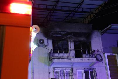 İzmir'de ev yangını: Baba hayatını kaybetti, oğlu ağır yaralı