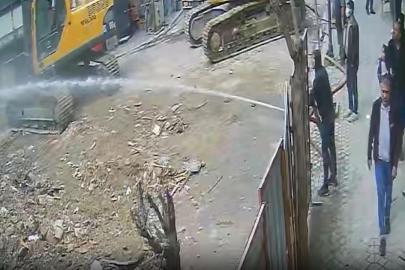 Kaldırımda yürürken kafasına beton parçası düşen çocuk hayatını kaybetti