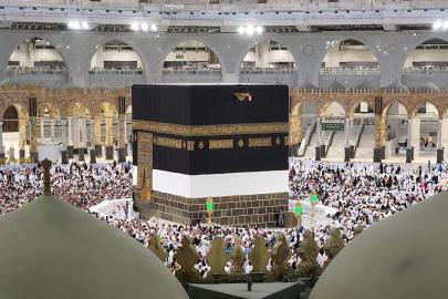 Kutsal yolculukta zor anlar: Tur şirketi battı, yüzlerce kişi mahsur kaldı