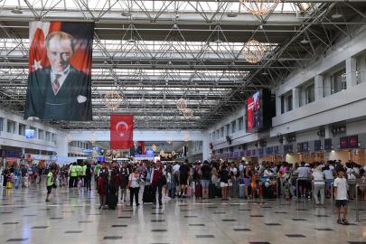 Martta hava yolu ile seyahat eden yolcu sayısı İstanbul nüfusunu aştı